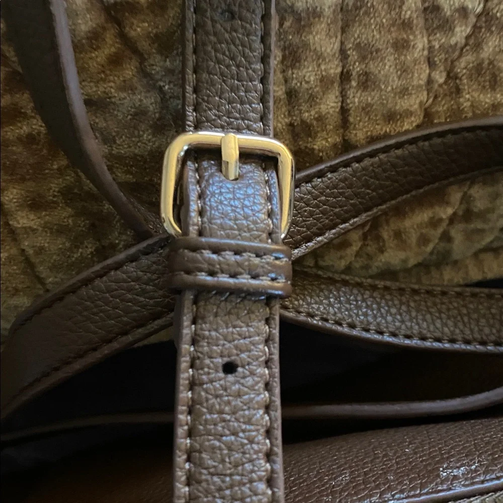 Sondra Roberts Brown Crossbody Bag - Picture 9 of 9